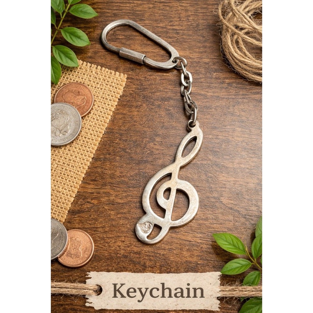 Treble Clef Silver Tone Pewter Keychain